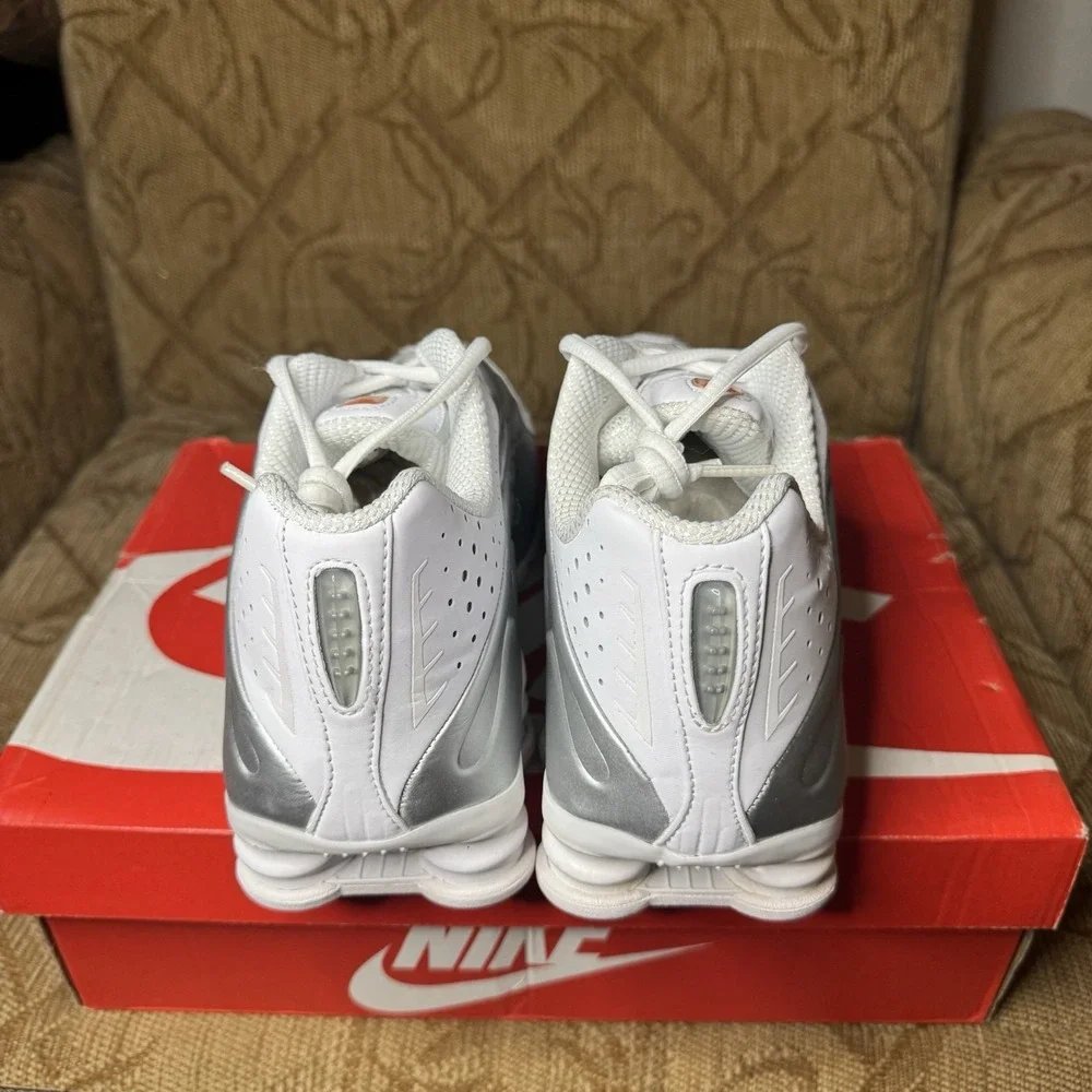 Nike Shox R4 Men's Size 8.5‎ White Metallic Silver 2019 Running Shoes 104265-131